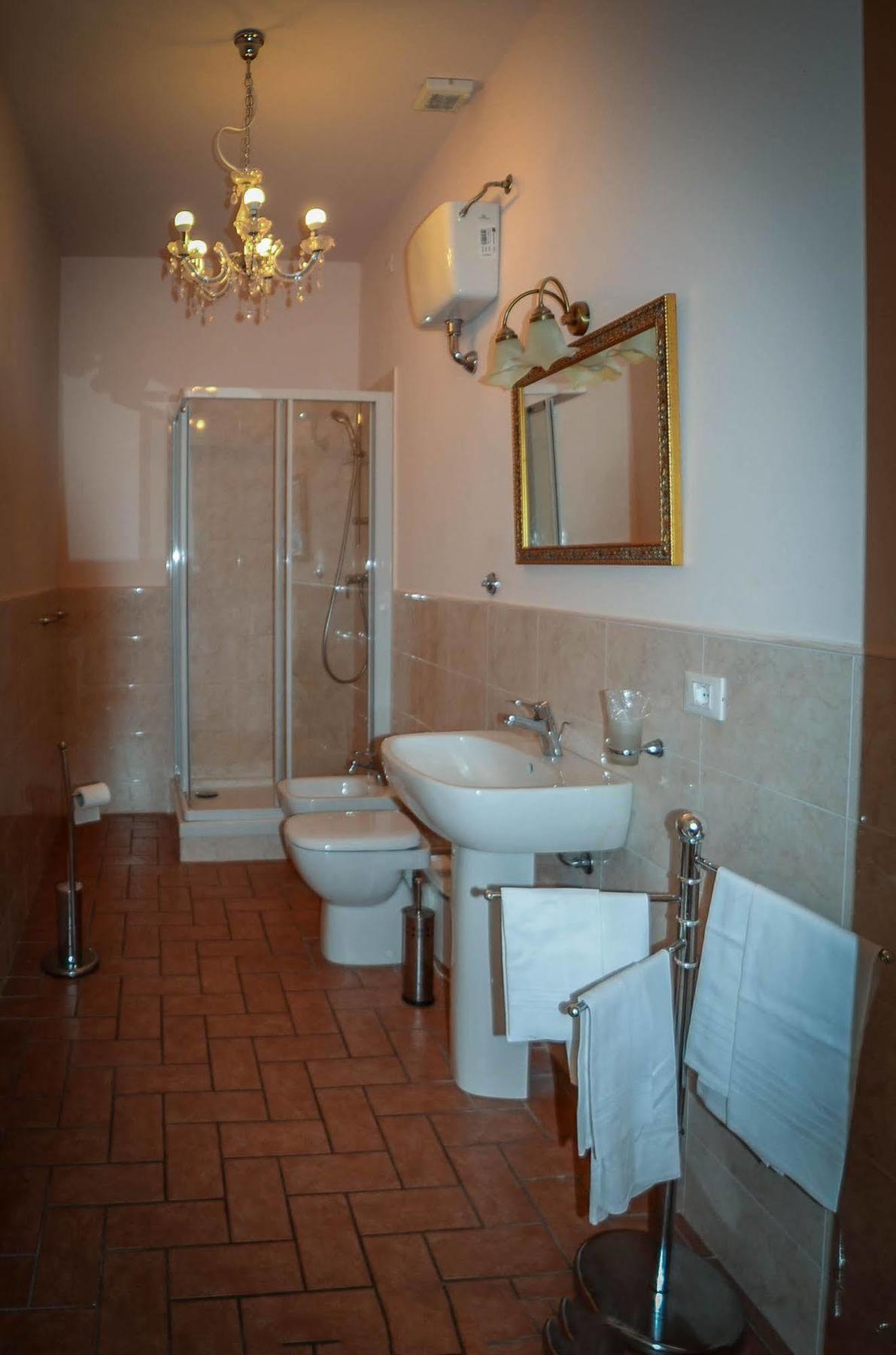 Hotel Galileo Пиза Екстериор снимка