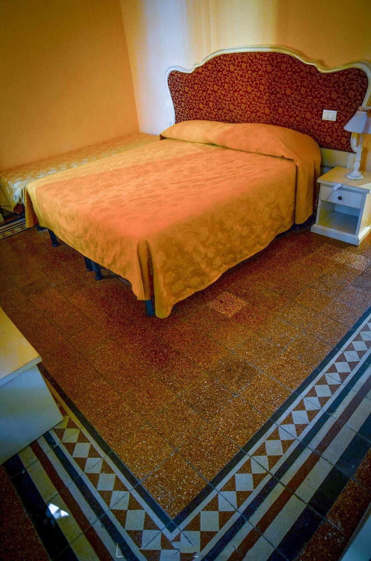Hotel Galileo Пиза Екстериор снимка